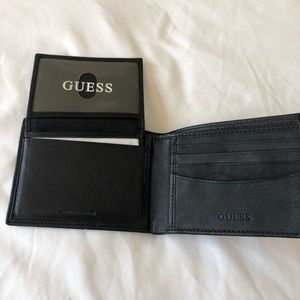 GIFT ALERT! 🎁 Never used! Men’s GUESS Wallet. Black.